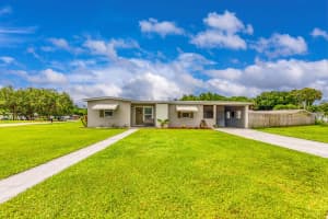 102 SE El Sito Court, Port Saint Lucie, FL 34983 Sold 10/17/25