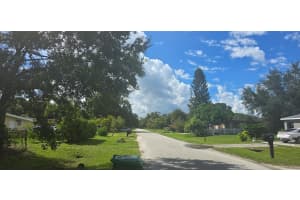 208 N 40th Street, Fort Pierce, FL 34947 Sold 11/17/25