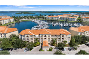 14 W Harbour Isle Drive 3, Fort Pierce, FL 34949 - MLS#R11124474