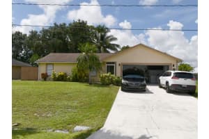 218 SW Amesbury Avenue, Port Saint Lucie, FL 34953 - MLS#R11124492