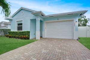 1033 Mango Drive, Delray Beach, FL 33444 Sold 10/27/25