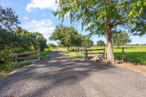 10300 Muller Road, Fort Pierce, FL 34945 - MLS#R11124763