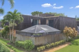 465 E Waverly Place 8b, Vero Beach