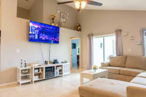 118 Meadowlands Dr, Royal Palm Beach, FL 33411 - MLS#R11124830