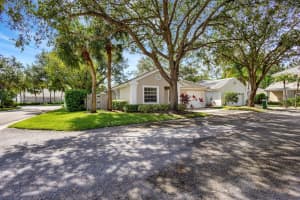 15 Admirals Court, Palm Beach Gardens, FL 33418 - MLS#R11124849