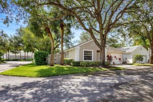 15 Admirals Court, Palm Beach Gardens, FL 33418 - MLS#R11124977