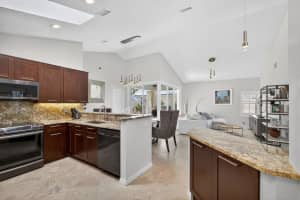 31 Windsor Lane, Palm Beach Gardens, FL 33418 - MLS#R11125050