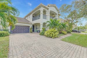 599 Cresta Circle, West Palm Beach, FL 33413 - MLS#R11125080