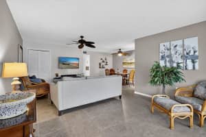 242 W High Point Court W B, Delray Beach, FL 33445 - MLS#R11125088