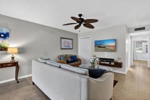 242 W High Point Court W B, Delray Beach, FL 33445 - MLS#R11125088