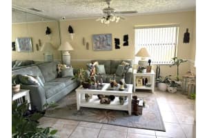 307 N 20th Street, Fort Pierce, FL 34950 - MLS#R11125115
