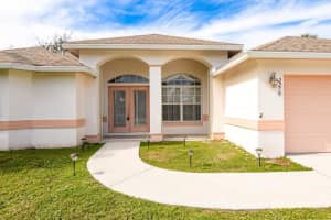 2270 SW Tampico Street, Port Saint Lucie, FL 34953 - MLS#R11125122