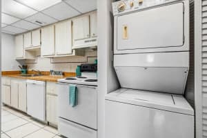 1876 Fairview Villas Drive 3, Palm Springs, FL 33406 - MLS#R11125126