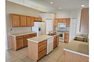 2510 SW Chestnut Lane, Port St Lucie, FL 34953 - MLS#R11125137