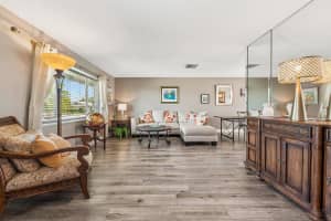 1702 SW 14th Avenue, Boynton Beach, FL 33426 - MLS#R11125285