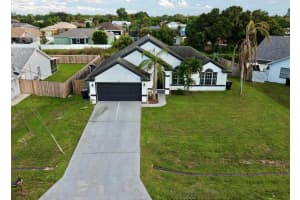 678 SW Pueblo Terrace, Port Saint Lucie, FL 34953 - MLS#R11125400