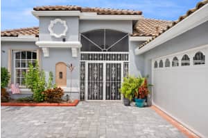 616 SW Lake Charles Circle, Port Saint Lucie, FL 34986 - MLS#R11125443