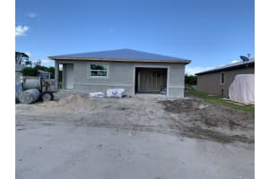 4 Rio De Palmas, Fort Pierce, FL 34951 - MLS#R11125446