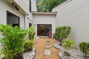 669 Spinnaker Court, Wellington, FL 33414 Sold 11/05/25