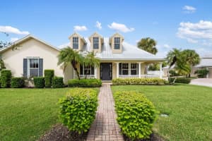 10452 SW Sarah Way, Port Saint Lucie, FL 34987 - MLS#R11125551