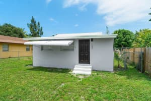 137 SW 9th Avenue, Delray Beach, FL 33444 - MLS#R11125556