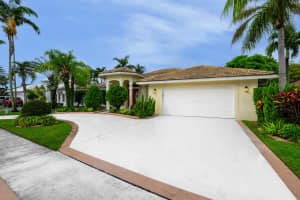 221 Cypress Trace, Royal Palm Beach, FL 33411 - MLS#R11125582
