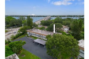 2950 SE Ocean Boulevard 1-10, Stuart, FL 34996 - MLS#R11125703