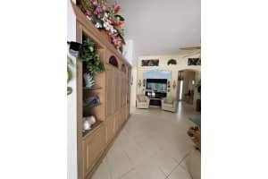 9102 Bay Harbour Circle, West Palm Beach, FL 33411 - MLS#R11125716