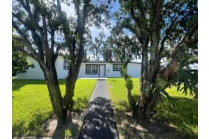 1319 Crest Drive, Lake Worth Beach, FL 33461 - MLS#R11125839