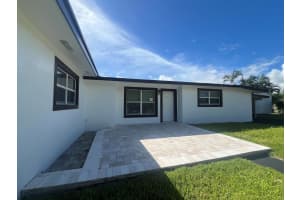 1319 Crest Drive, Lake Worth Beach, FL 33461 - MLS#R11125839