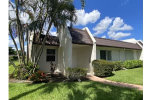 127 Lake Susan Drive, West Palm Beach