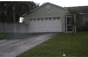900 SW Dubois Avenue, Port Saint Lucie, FL 34953 - MLS#R11125884