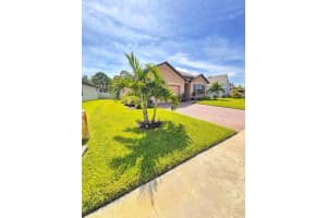 668 Old Country Road, Palm Bay, FL 32909 - MLS#R11126025