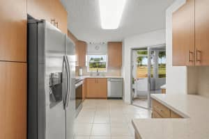 3871 Via Poinciana 104, Lake Worth, FL 33467 - MLS#R11126032