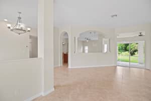 5651 NW North Crisona Circle, Port Saint Lucie, FL 34986 - MLS#R11126145