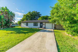 902 SW Nichols Terrace, Port Saint Lucie, FL 34953 - MLS#R11126178