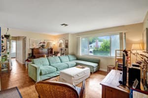 401 42nd Street, West Palm Beach, FL 33407 - MLS#R11126198