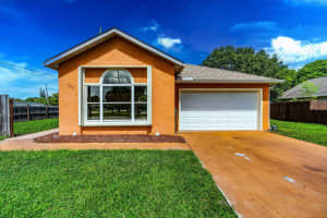 726 Maple Avenue, Fort Pierce, FL 34982 - MLS#R11126289