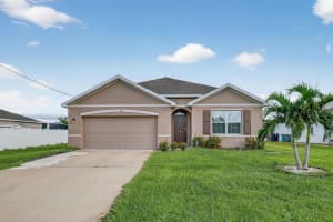 543 SW Whitmore, Port Saint Lucie, FL 34984 - MLS#R11126420