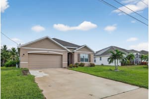 543 SW Whitmore, Port Saint Lucie, FL 34984 - MLS#R11126420