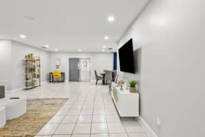 750 24th Street SW, Vero Beach, FL 32962 - MLS#R11126432