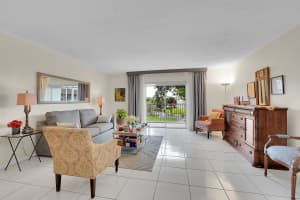 216 Oxford 200 216, West Palm Beach, FL 33417 Sold 11/13/25