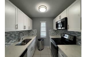 73 E Ct Court 73, Royal Palm Beach, FL 33411 - MLS#R11126528