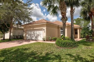 688 NW Stanford Lane, Port Saint Lucie, FL 34986 - MLS#R11126592