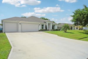 1426 SW Devera Avenue, Port Saint Lucie, FL 34953 - MLS#R11126696