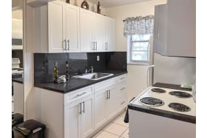 2145 Pierce Street 326, Hollywood, FL 33020 - MLS#R11126699