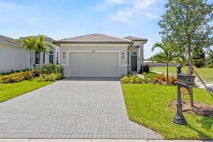 320 SE Via Sangro, Port Saint Lucie, FL 34952 - MLS#R11126713