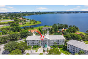 3516 Whitehall Drive 403, West Palm Beach, FL 33401 - MLS#R11126739