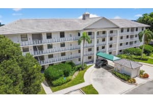 3516 Whitehall Drive 403, West Palm Beach, FL 33401 - MLS#R11126739