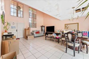 10372 SW 9th Lane, Pembroke Pines, FL 33025 - MLS#R11126796
